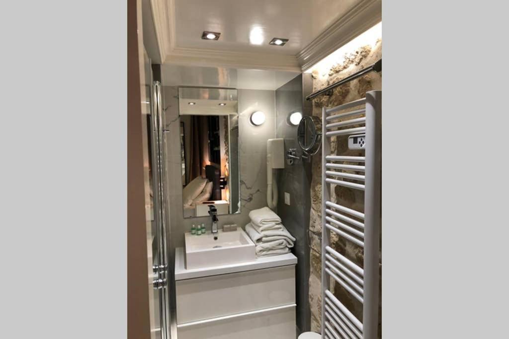 Loft Nazareth Quartier Du Marais Apartment ปารีส ภายนอก รูปภาพ